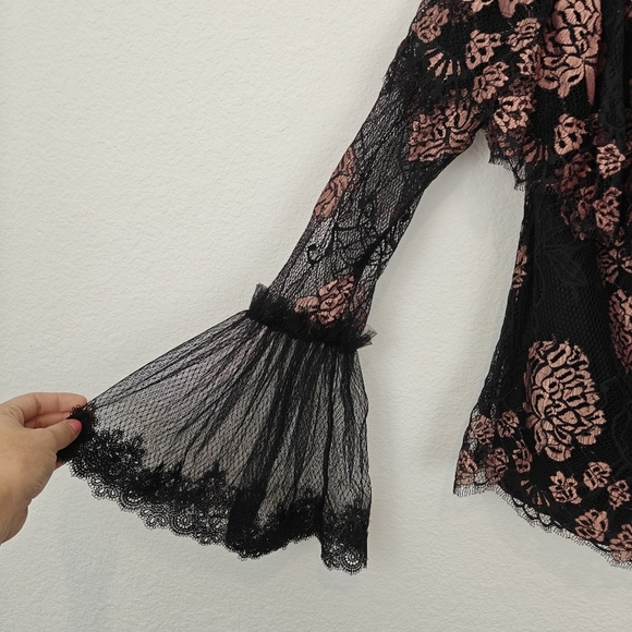 ALEXIS INTERMIX "LAURENA" BLACK LACE PINK FLORAL OFF SHOULDER BOHO TOP BLOUSE M - Picture 9 of 16